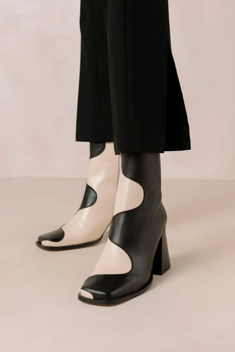 BLAIR BICOLOR BLACK CREAM ANKLE BOOTS