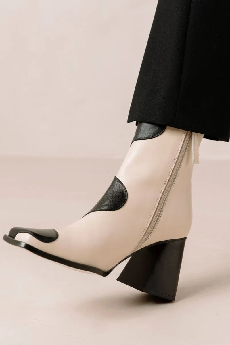 BLAIR BICOLOR BLACK CREAM ANKLE BOOTS