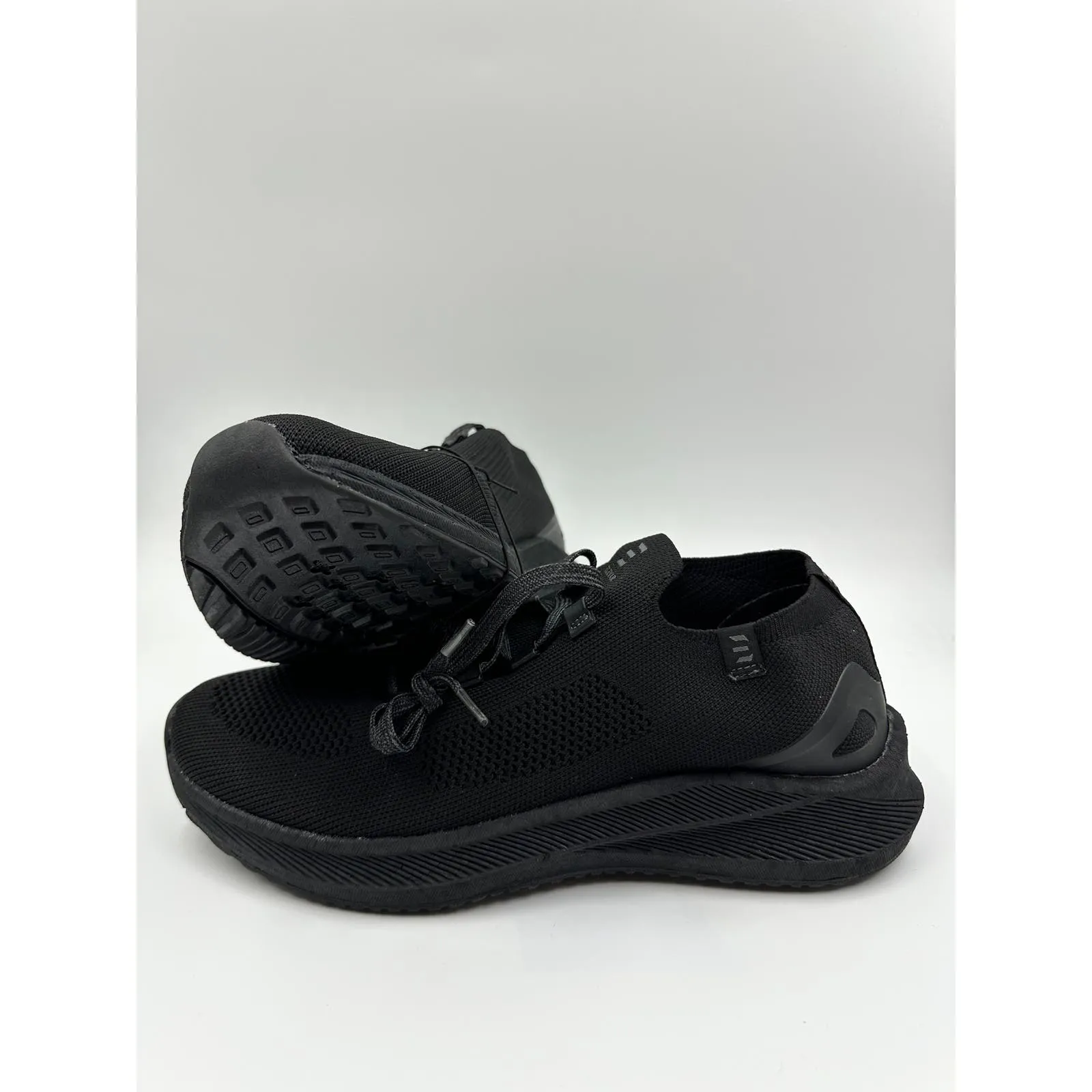 Men's Size 9, All Black Knit Top Sneakers w/ Thick Cushy Sole w/ Slip-on Design